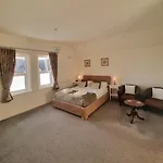 The Cavendish 5*