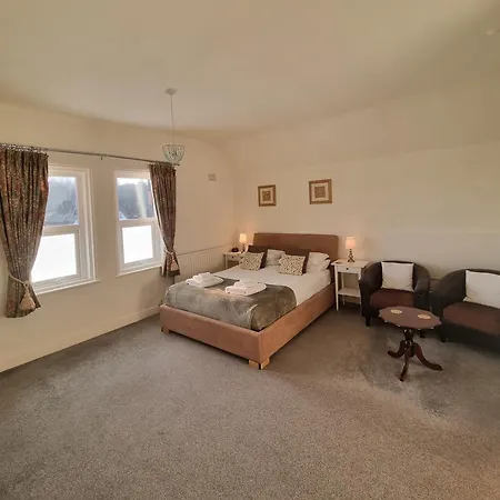 The Cavendish 5*