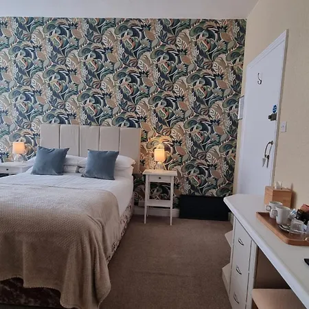 The Cavendish 5*