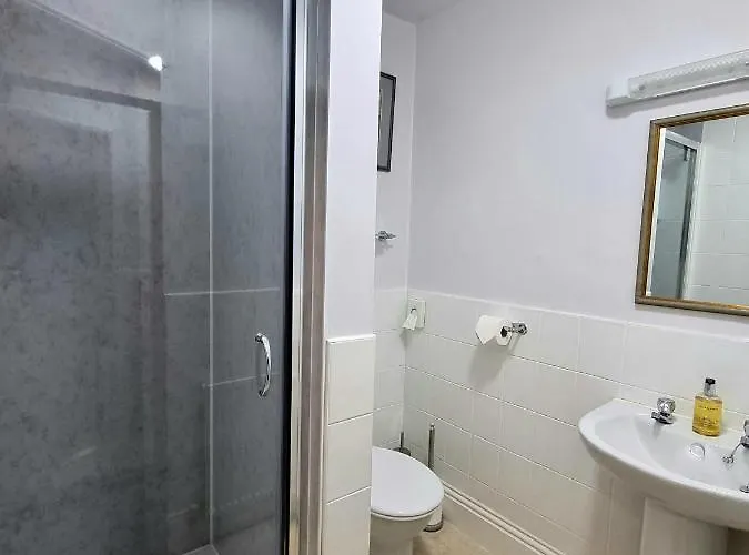 The Cavendish Guest house Scarborough